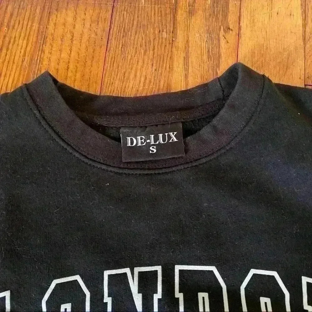 London England crewneck sweatshirt women S - Picture 2 of 4